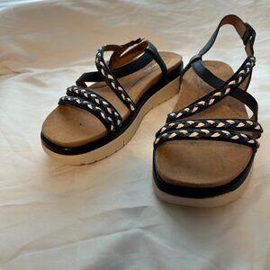 Easy Spirit Sandals - size 9